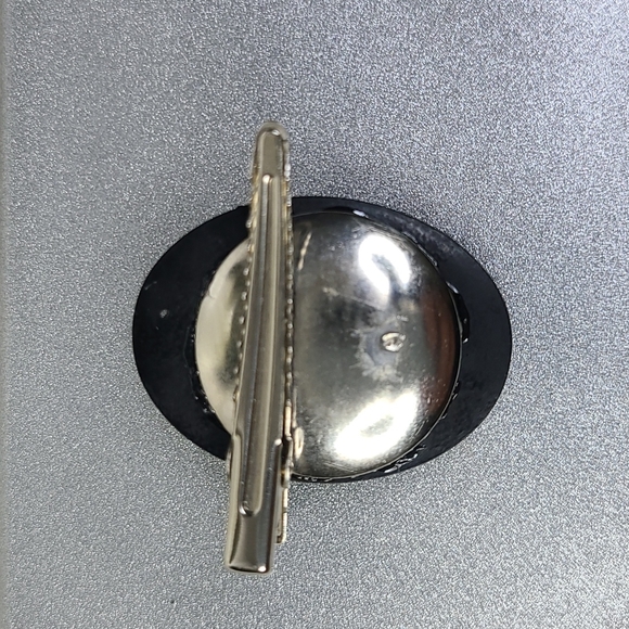 Retro Hair Clip Lapel Pin Hibiscus Floral Cameo Black White Pin Up Rockabilly - Picture 3 of 3